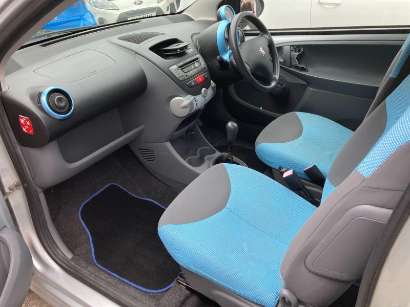 PEUGEOT 107