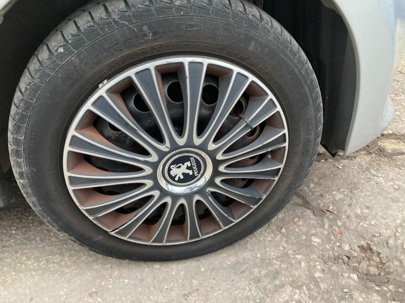 PEUGEOT 107