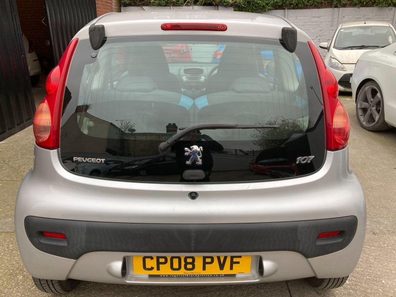 PEUGEOT 107