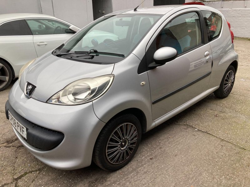 PEUGEOT 107