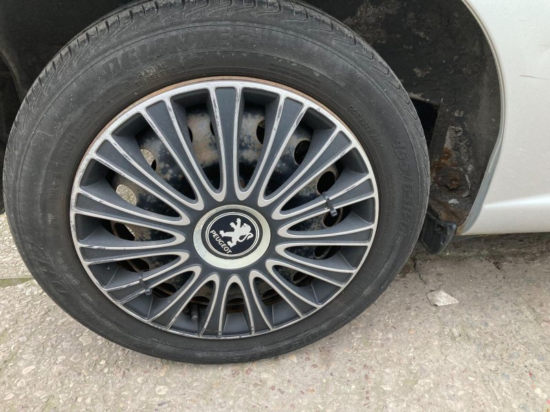 PEUGEOT 107