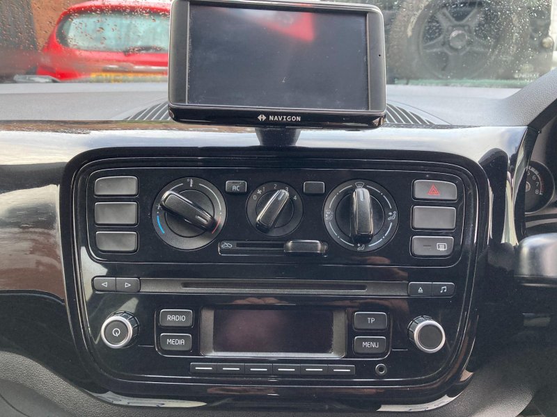 VOLKSWAGEN UP