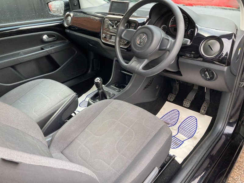 VOLKSWAGEN UP