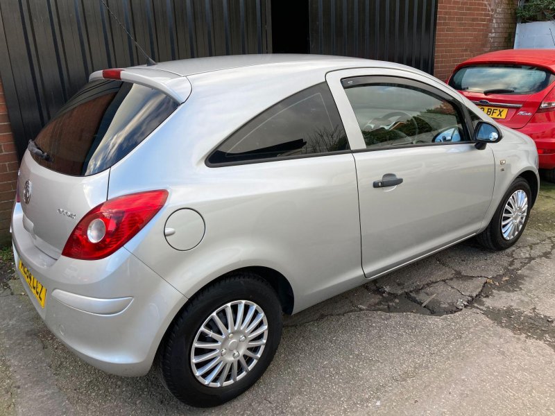 VAUXHALL CORSA