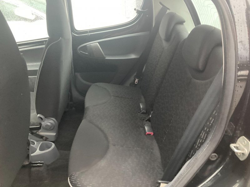 PEUGEOT 107