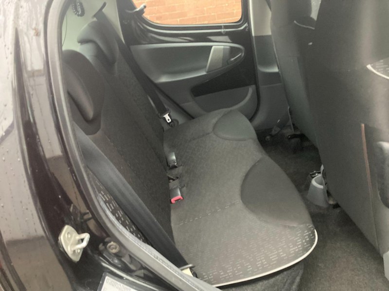 PEUGEOT 107