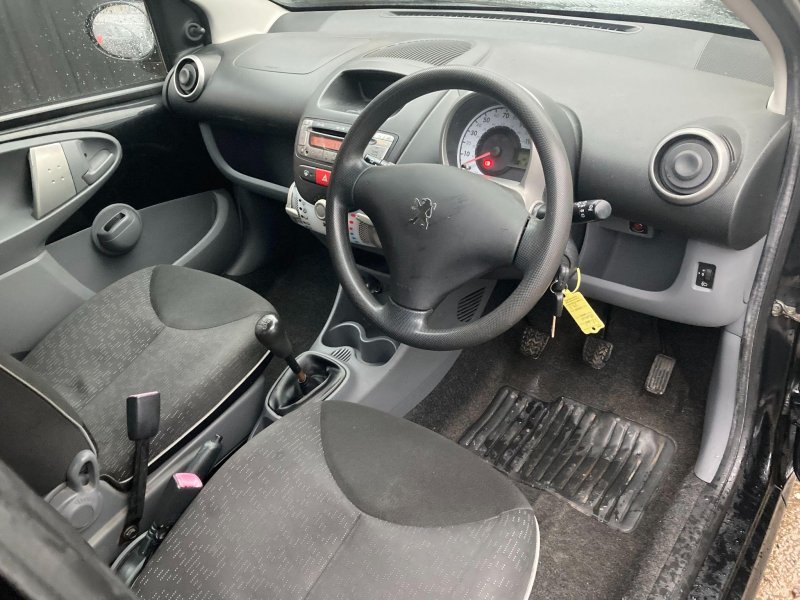 PEUGEOT 107