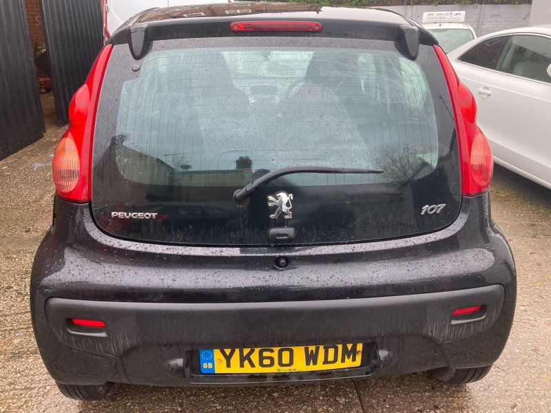 PEUGEOT 107