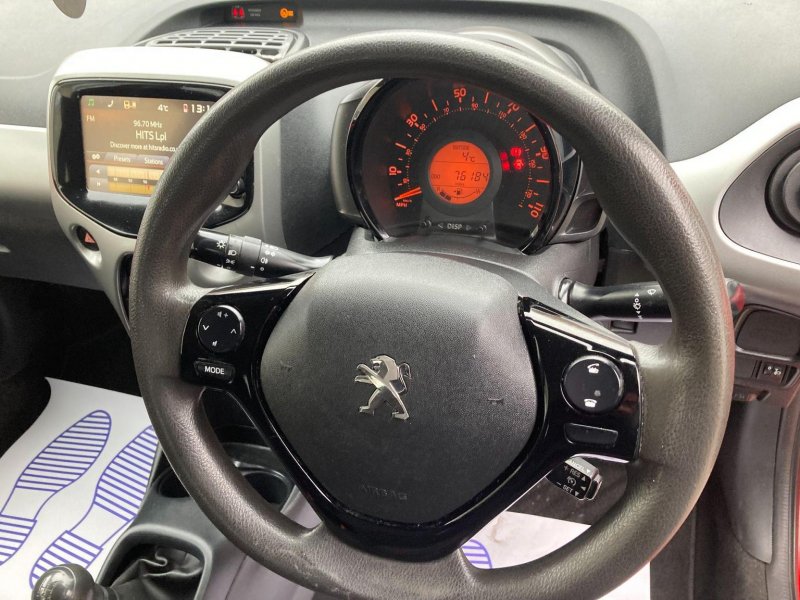 PEUGEOT 108