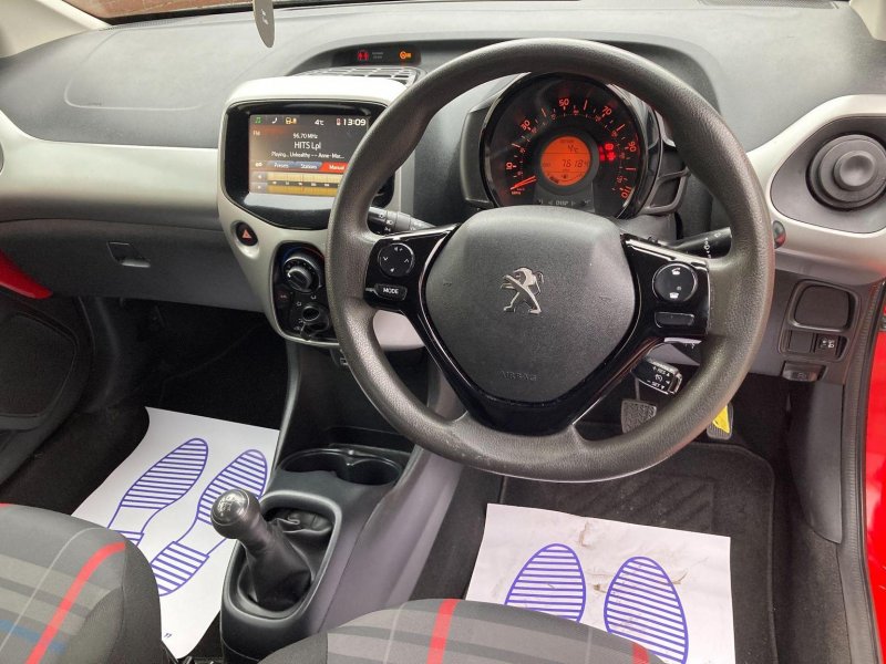PEUGEOT 108