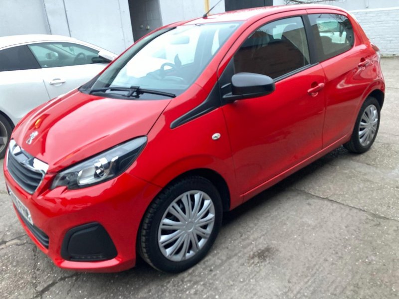 PEUGEOT 108