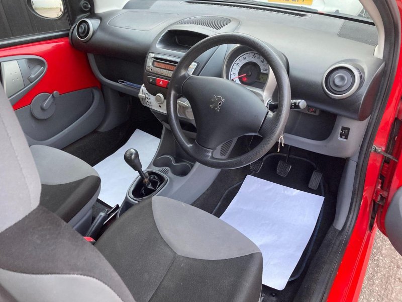 PEUGEOT 107