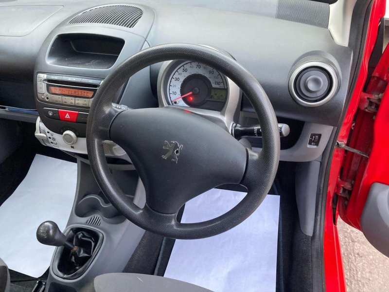 PEUGEOT 107