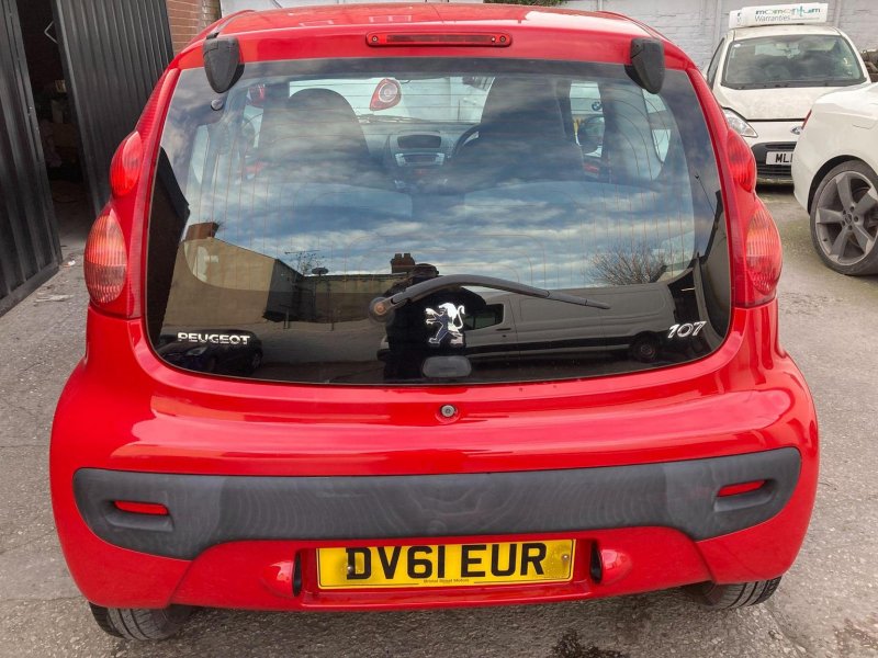 PEUGEOT 107