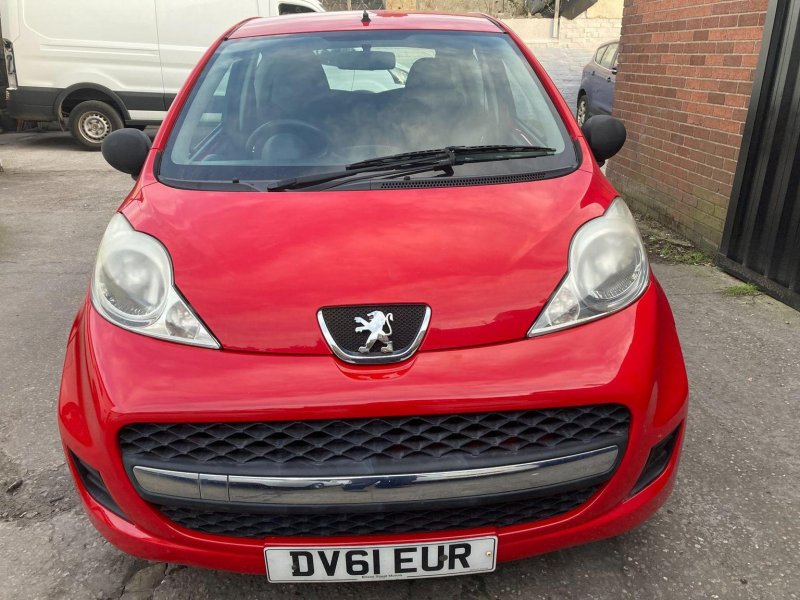 PEUGEOT 107