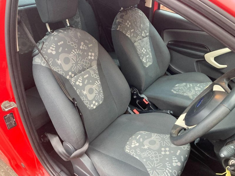 FORD KA