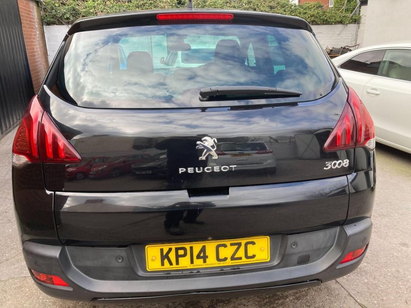 PEUGEOT 3008