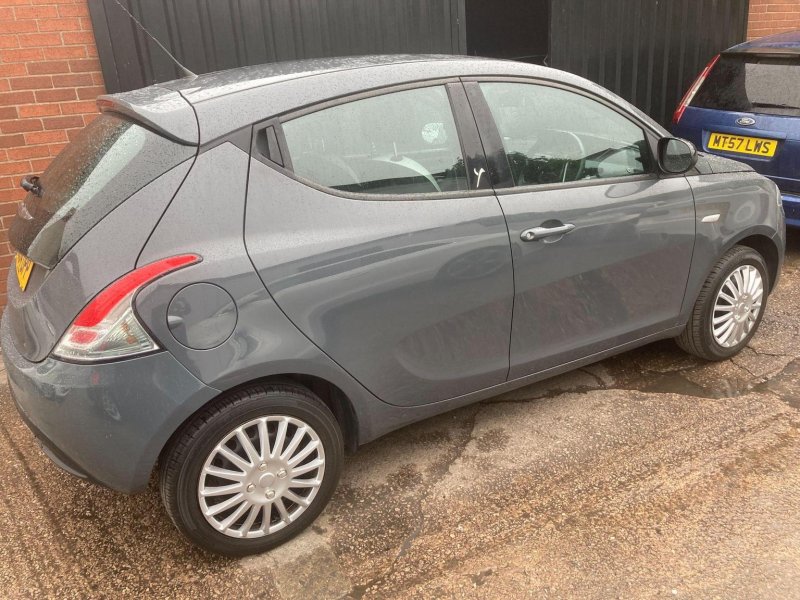CHRYSLER YPSILON