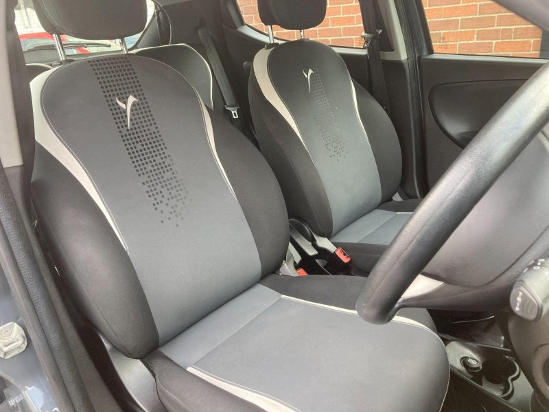 CHRYSLER YPSILON