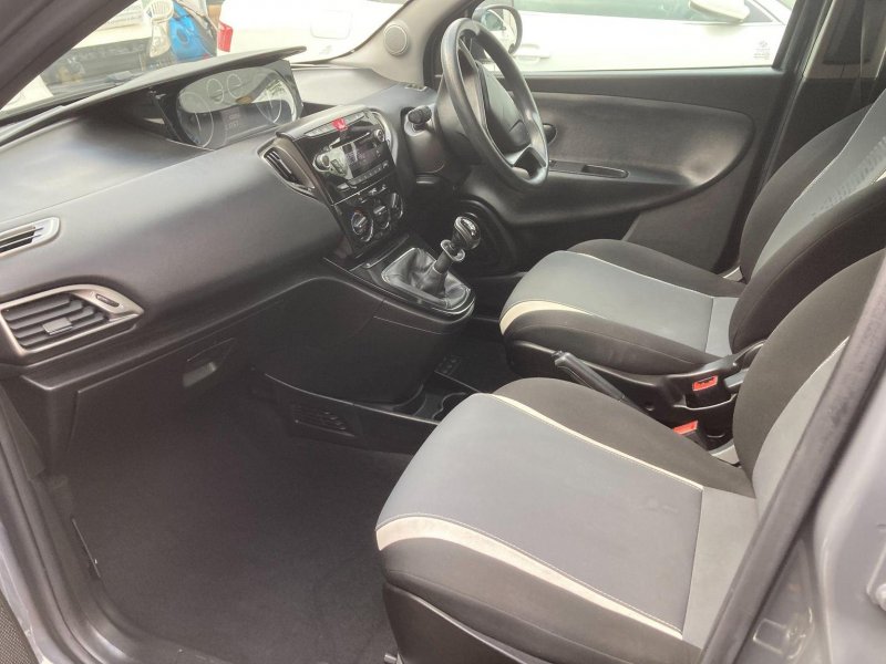 CHRYSLER YPSILON
