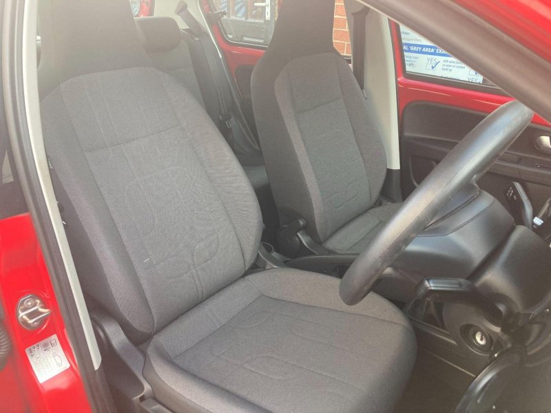 VOLKSWAGEN UP