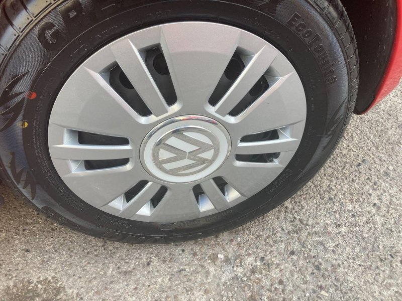 VOLKSWAGEN UP