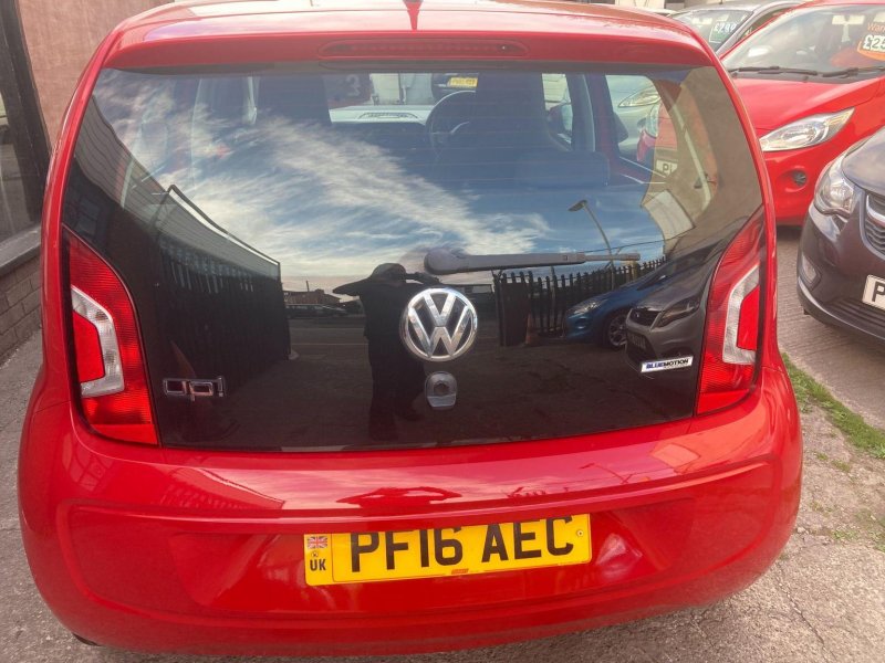 VOLKSWAGEN UP